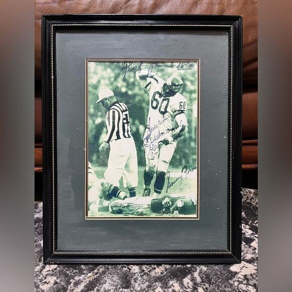 Philadelphia Eagles Chuck Bednarik Framed Autographed 8x10 Eagle 🦅🏈🏈 - Picture 2 of 3